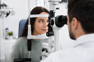 When Should You Visit an Eye Doctor? Signs You Shouldn’t Ignore